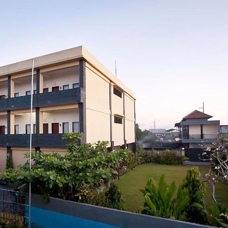 Pondok Taman 828 Hotel Denpasar Eksteriør billede